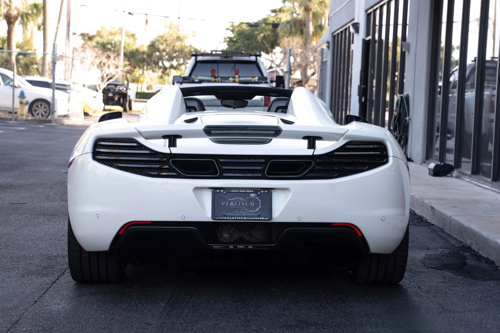 Used 2013 McLaren MP4-12C Spider RWD image 15