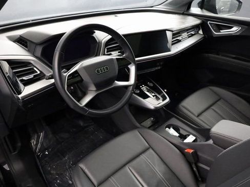 Used 2024 Audi Q4 e-tron Premium Plus w/ Premium Plus image 10
