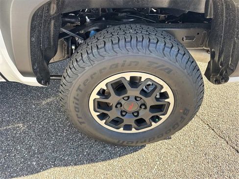 New 2025 Toyota Tacoma TRD Off-Road image 11