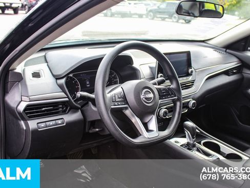 Used 2024 Nissan Altima 2.5 SV FWD image 21