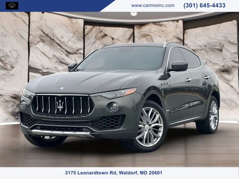 Used 2018 Maserati Levante GranLusso image 1