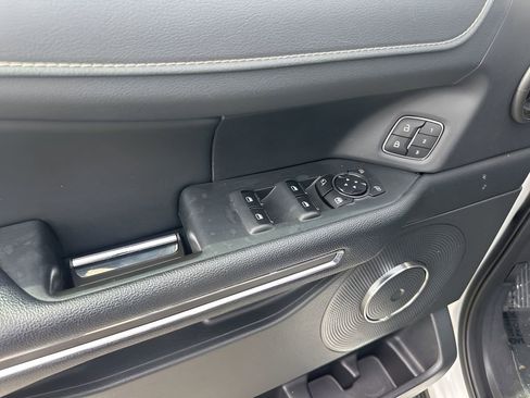 Used 2024 Ford Expedition Max XLT image 28
