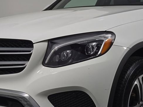 Used 2017 Mercedes-Benz GLC 300 4MATIC image 12