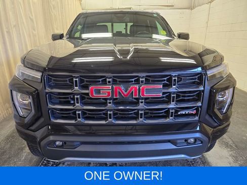 Used 2023 GMC Canyon AT4 w/ AT4 Premium Package AWD/4WD image 3