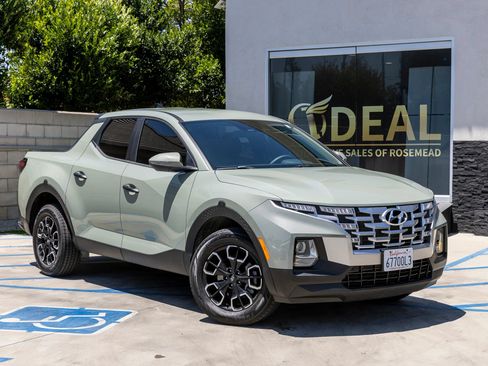 Used 2022 Hyundai Santa Cruz SEL AWD/4WD image 2