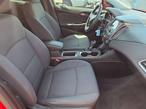 Certified 2019 Chevrolet Cruze LS w/ LS Convenience Package FWD image 17