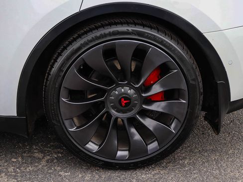 Used 2022 Tesla Model Y Performance AWD/4WD image 12