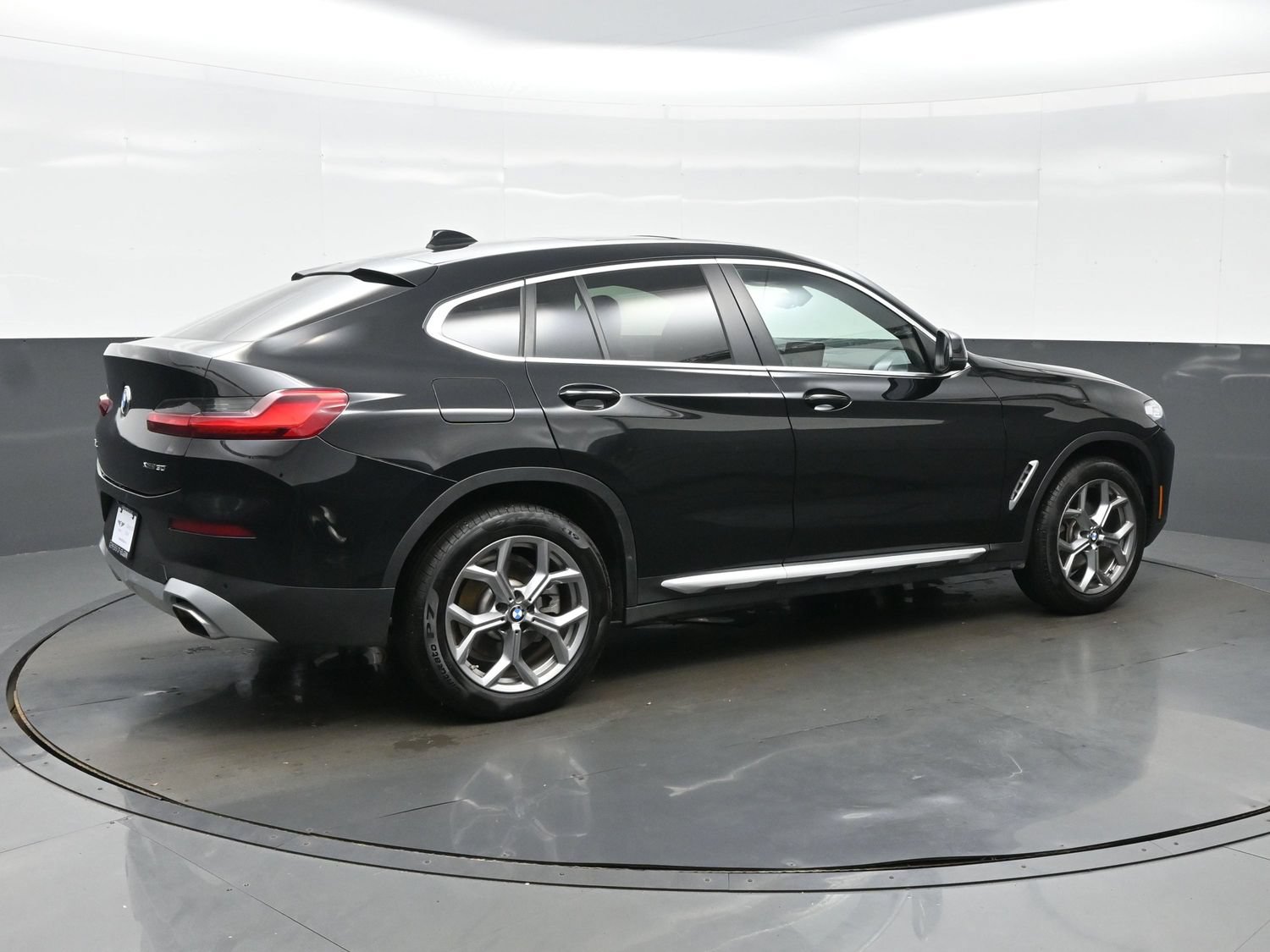 Used 2025 BMW X4 xDrive30i AWD/4WD image 6
