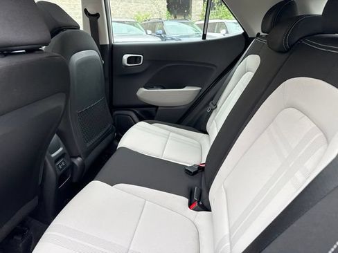 Used 2024 Hyundai Venue SEL FWD image 23