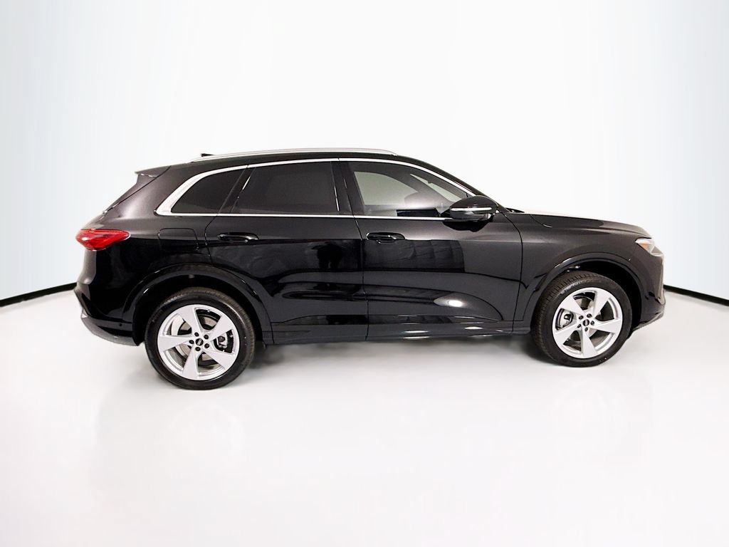 Used 2026 Audi Q5 Premium Plus w/ Premium Plus AWD/4WD image 5