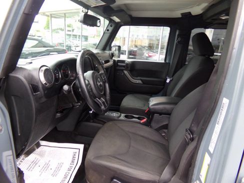 Used 2015 Jeep Wrangler Unlimited Sport w/ Quick Order Package 24S AWD/4WD image 9