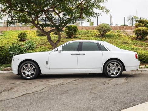 Used 2012 Rolls-Royce Ghost RWD image 2