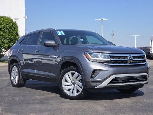 Used 2021 Volkswagen Atlas Cross Sport SE FWD image 2
