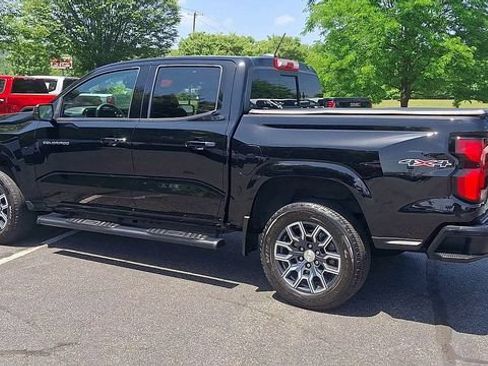 Used 2023 Chevrolet Colorado LT w/ LT Convenience Package III AWD/4WD image 6