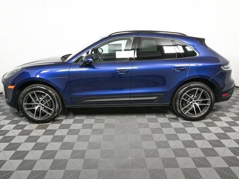 Certified 2025 Porsche Macan image 2