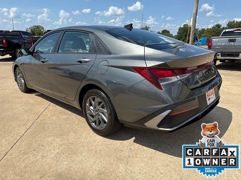 Used 2024 Hyundai Elantra SEL FWD image 5