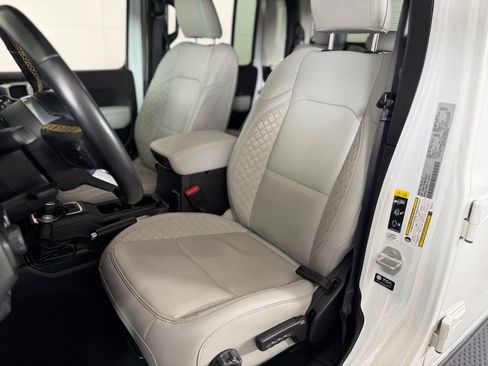 Certified 2021 Jeep Gladiator Overland image 29