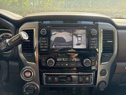 Used 2018 Nissan Titan Platinum Reserve w/ Platinum Utility Package AWD/4WD image 18