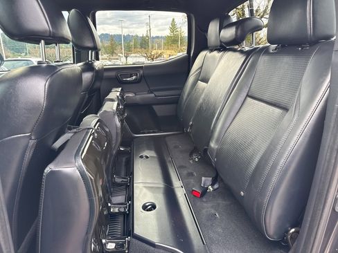 Used 2019 Toyota Tacoma TRD Off-Road image 25
