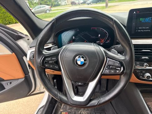Used 2021 BMW 530i xDrive w/ Convenience Package AWD/4WD image 17