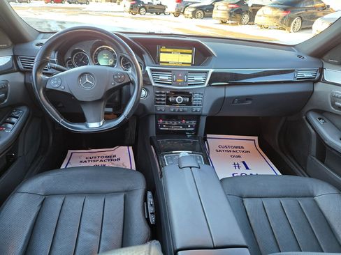 Used 2010 Mercedes-Benz E 550 4MATIC Sedan image 10