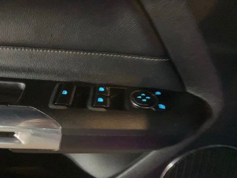 Used 2019 Ford Mustang Premium image 18