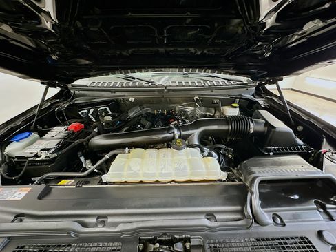 Used 2024 Ford Expedition XLT image 36