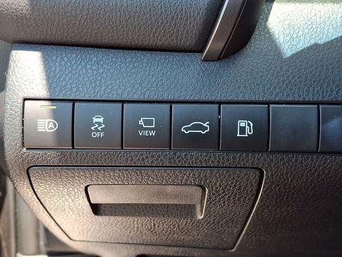 Certified 2018 Toyota Camry XLE w/ Audio Package FWD image 30