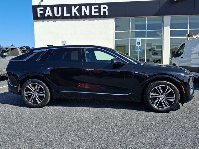Certified 2024 Cadillac Lyriq Luxury AWD/4WD image 7