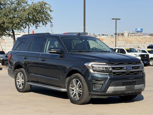 Used 2022 Ford Expedition XLT RWD image 1