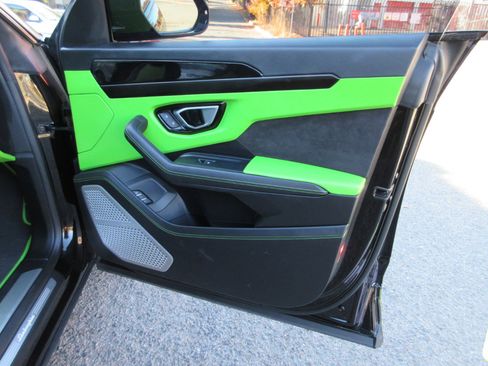 Used 2022 Lamborghini Urus image 27