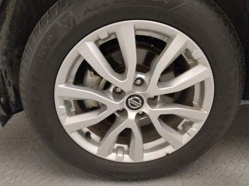 Used 2021 Nissan Rogue Sport S image 31