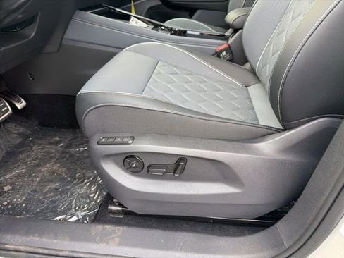 New 2026 Volkswagen Tiguan SEL R-Line AWD/4WD image 38