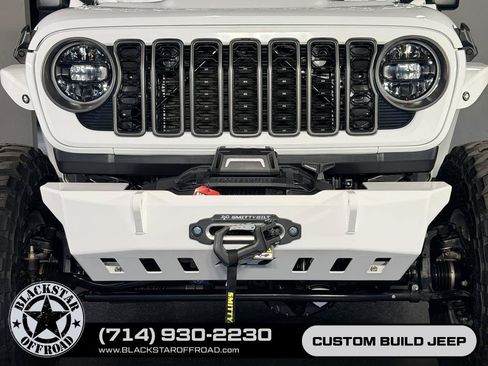 Used 2025 Jeep Wrangler Unlimited Rubicon 4xe w/ Safety Group AWD/4WD image 11