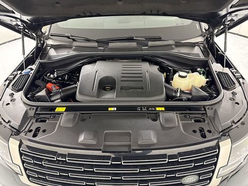 Used 2025 Land Rover Range Rover Long Wheelbase SE image 30