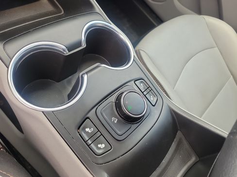 Used 2019 GMC Terrain SLT w/ Preferred Package FWD image 34