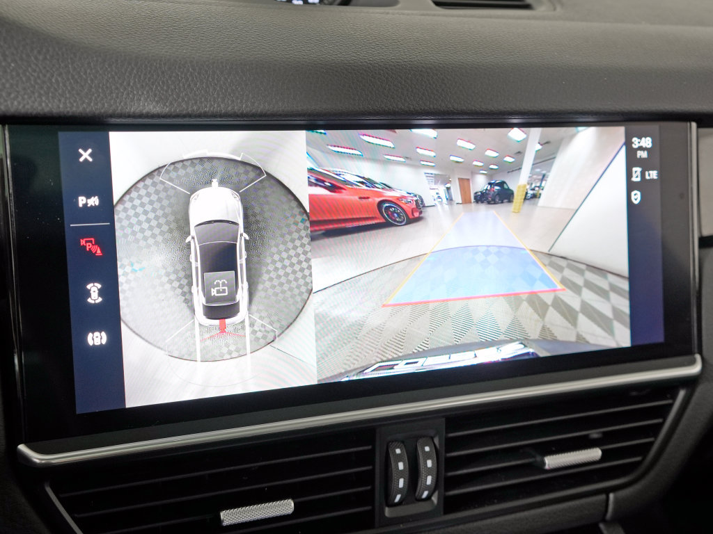Certified 2023 Porsche Cayenne Coupe AWD/4WD image 31