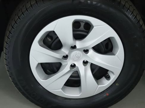 Used 2023 Toyota RAV4 LE image 38