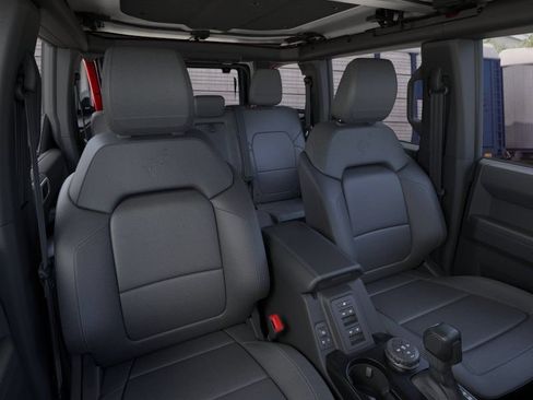 New 2026 Ford Bronco Outer Banks w/ Black Appearance Package AWD/4WD image 12