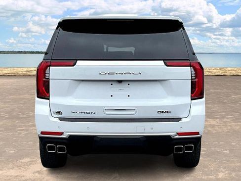 Used 2025 GMC Yukon XL Denali image 5