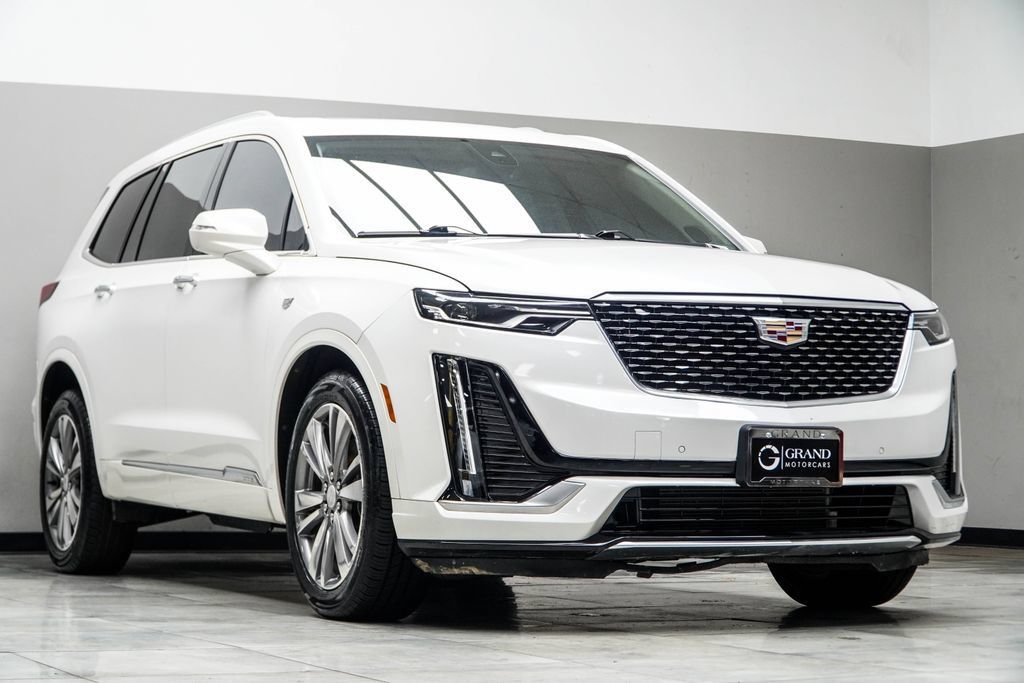 Used 2022 Cadillac XT6 Premium Luxury AWD/4WD image 5