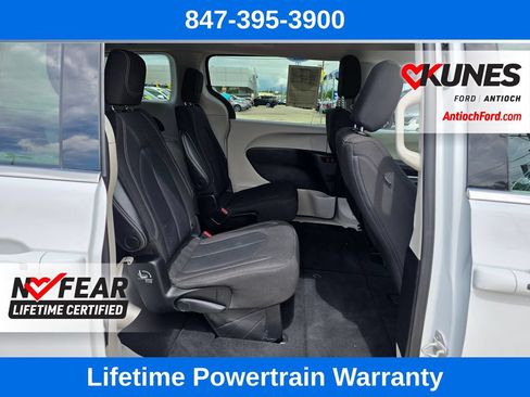 Used 2023 Chrysler Voyager LX FWD image 30