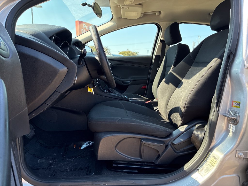 Used 2016 Ford Focus SE FWD image 10
