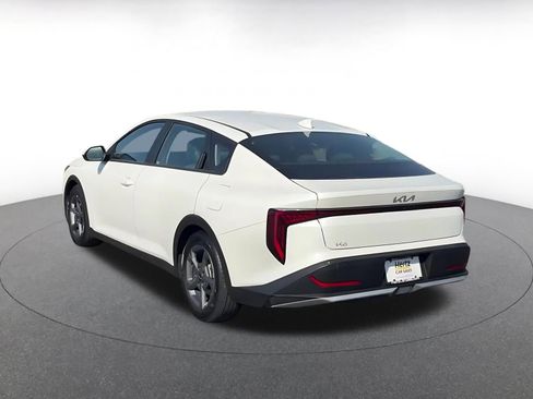Used 2025 Kia K4 LXS image 11