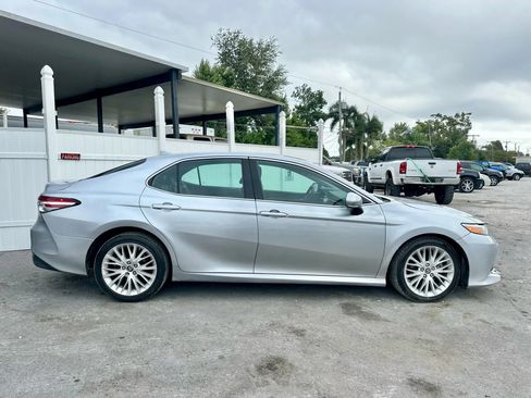 Used 2019 Toyota Camry XLE image 2
