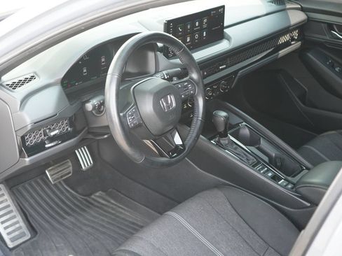 Used 2023 Honda Accord Sport image 11