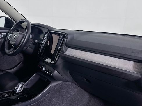 Used 2026 Volvo XC40 B5 Plus AWD/4WD image 28