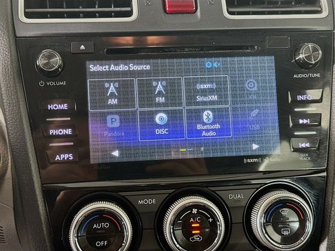 Used 2016 Subaru Forester 2.5i Touring AWD/4WD image 19