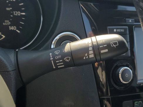 Certified 2020 Nissan Rogue SV image 13