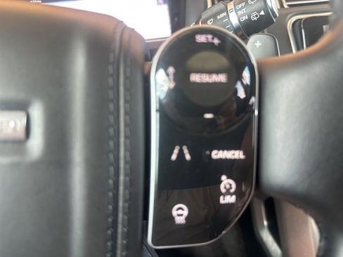 Used 2019 Land Rover Range Rover HSE image 33